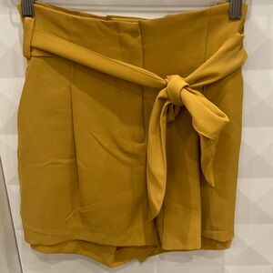 NWOT High Paperbag Waist Mustard Tie-Waist Shorts with pockets